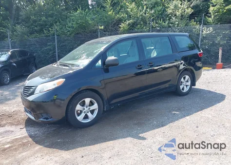 2015 Toyota Sienna L 7 Passenger z USA, uszkodzony, nr VIN 5TDZK3DC1FS539076